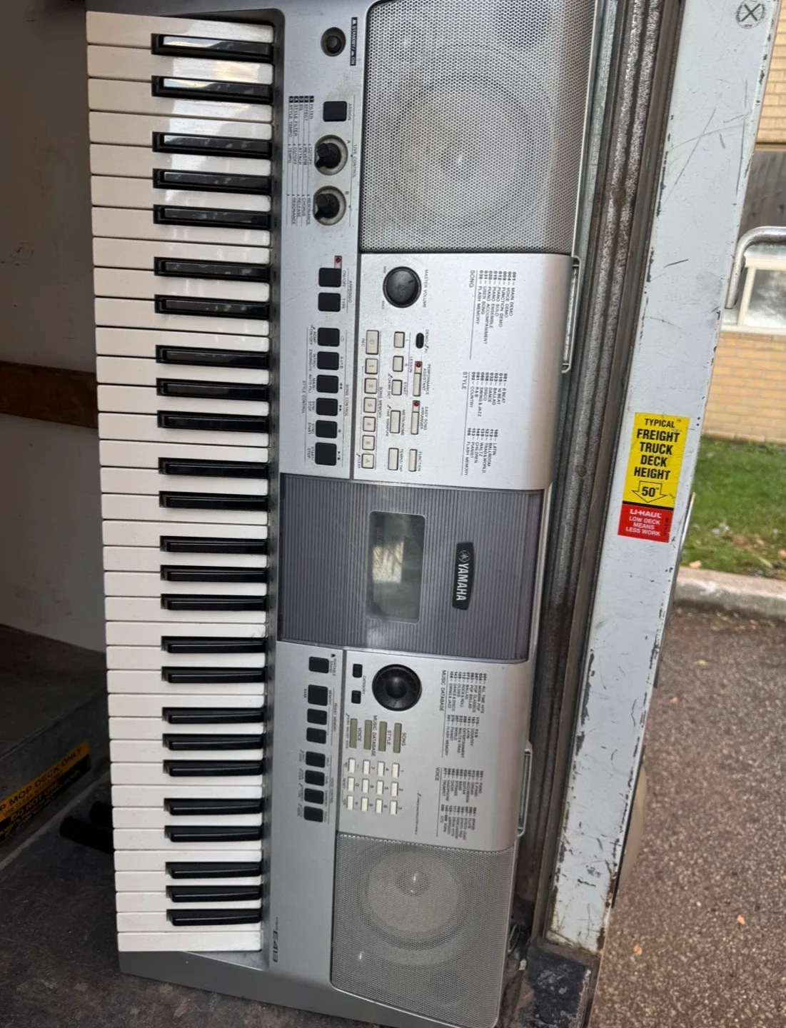 Yamaha PSR-E413 Keyboard