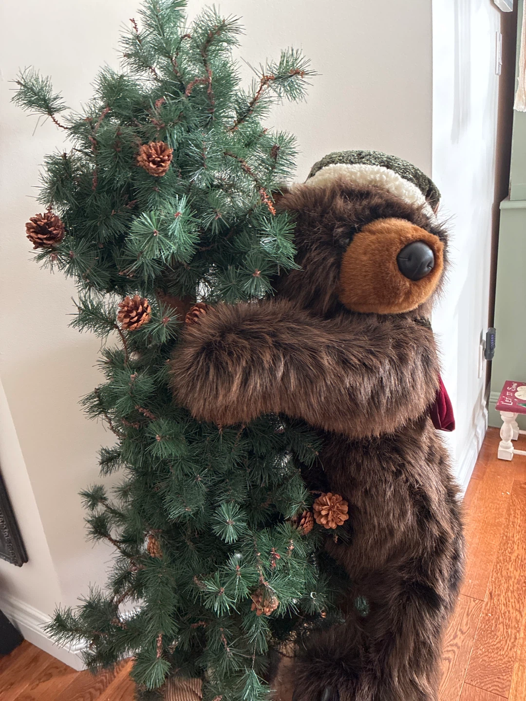 Bear Hugging Christmas Tree Decoration - photo 4