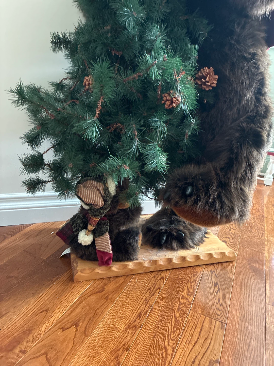 Bear Hugging Christmas Tree Decoration - photo 3