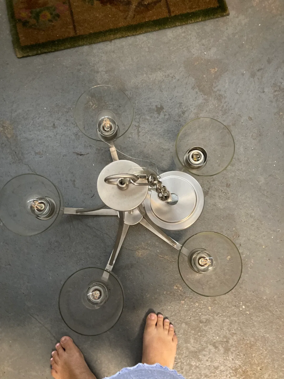 Chandelier with 5 Glass Shades image indicator(3)