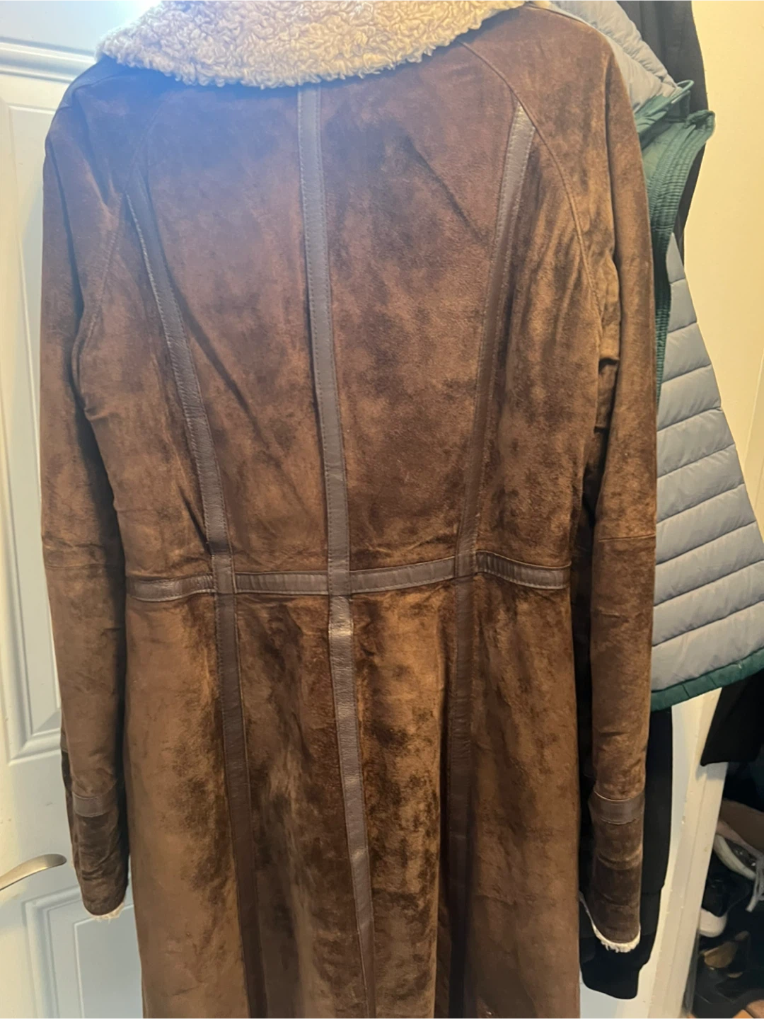 H&M Brown Faux Suede Coat with Faux Fur Collar - photo 4