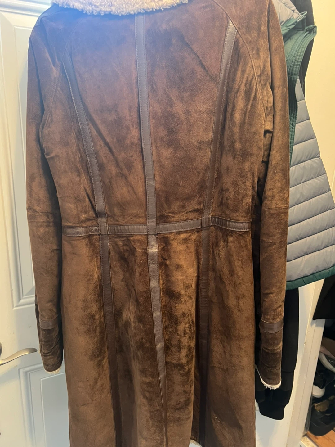 H&M Brown Faux Suede Coat with Faux Fur Collar - photo 3