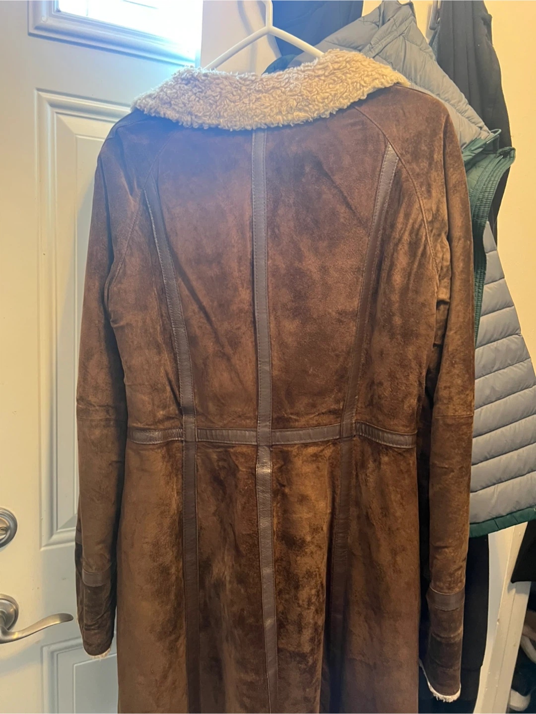 H&M Brown Faux Suede Coat with Faux Fur Collar - photo 5