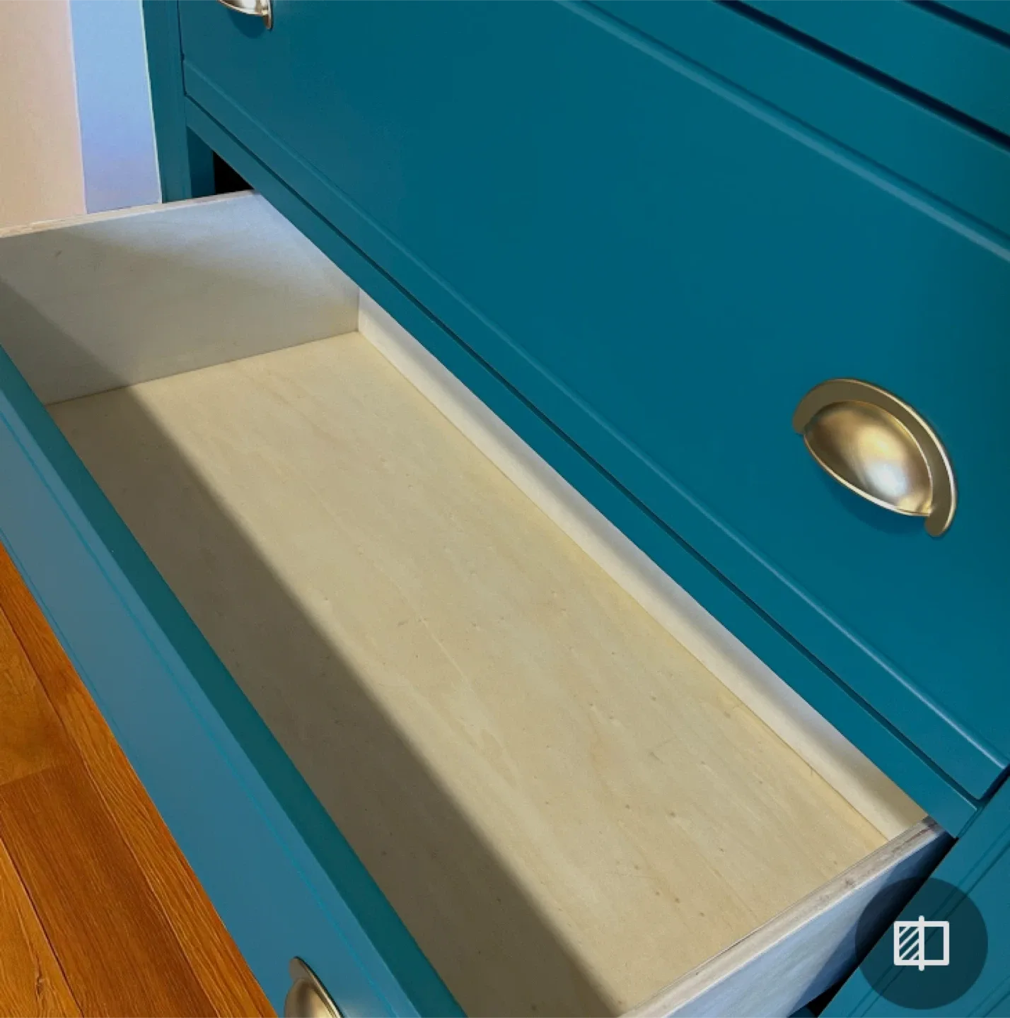 5-Drawer Dresser image indicator(3)