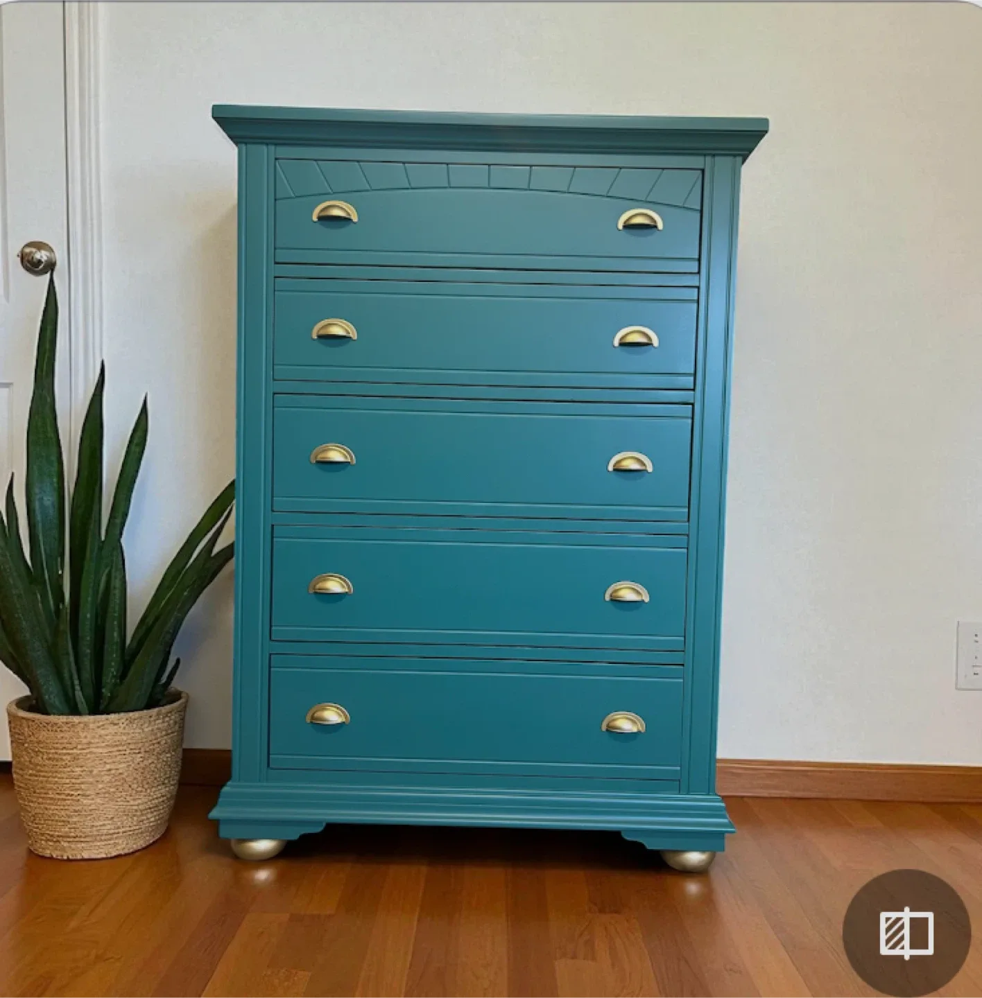 5-Drawer Dresser image indicator(2)