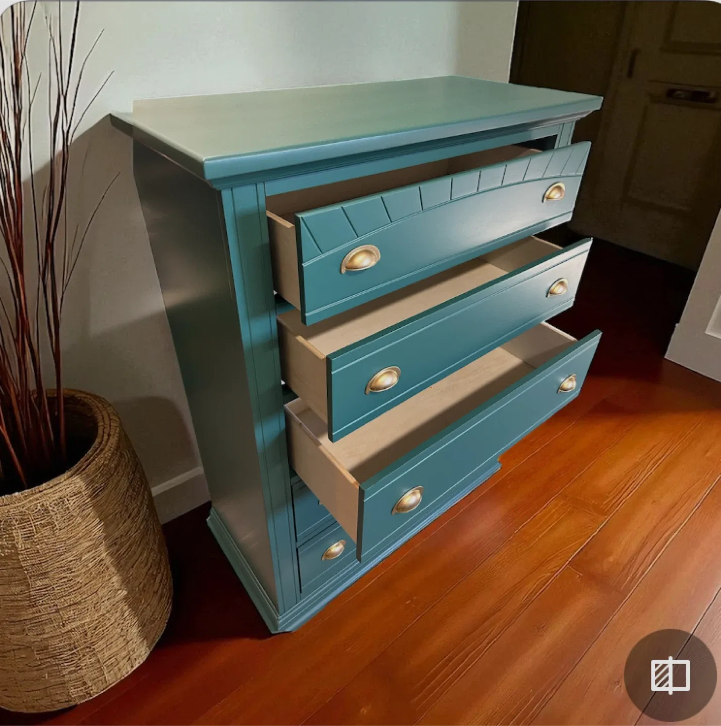 5-Drawer Dresser image indicator(4)