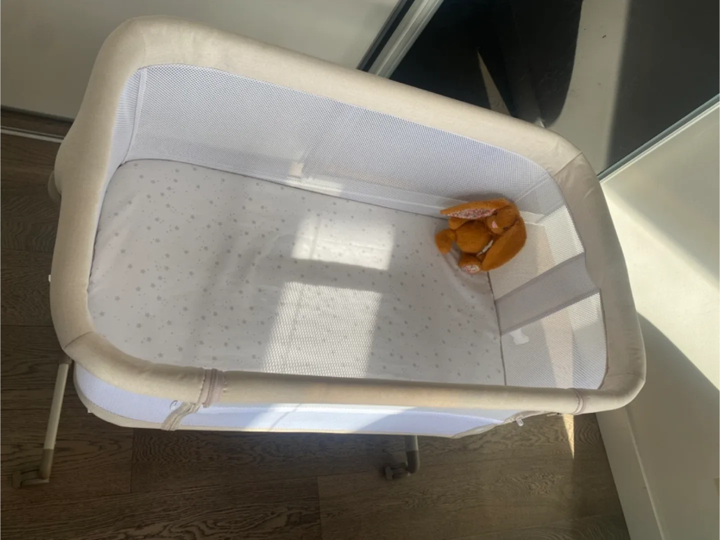 Baby Bassinets (Fodoss Bedside Sleeper) in Beige image indicator(2)