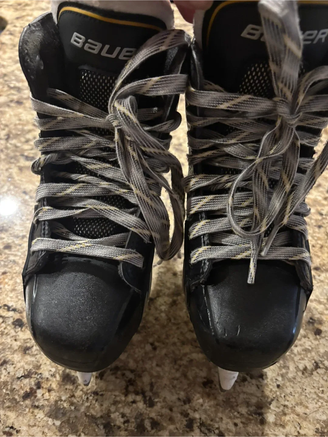 Bauer Hockey Skates - Size US 1.5 image indicator(3)