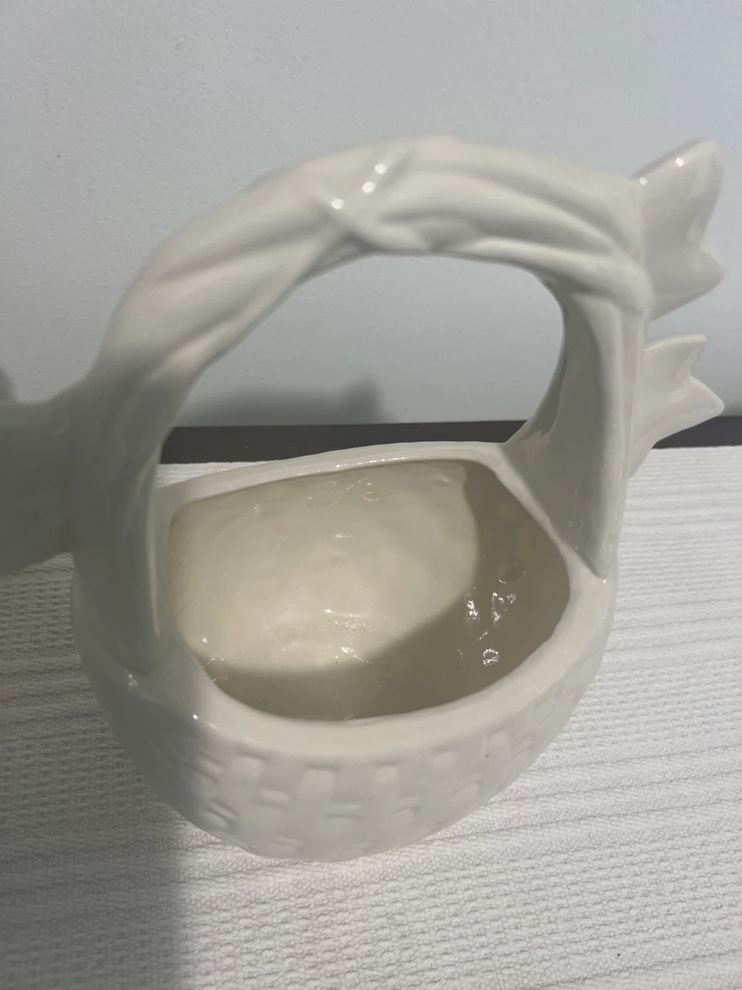White Ceramic Basket - photo 2