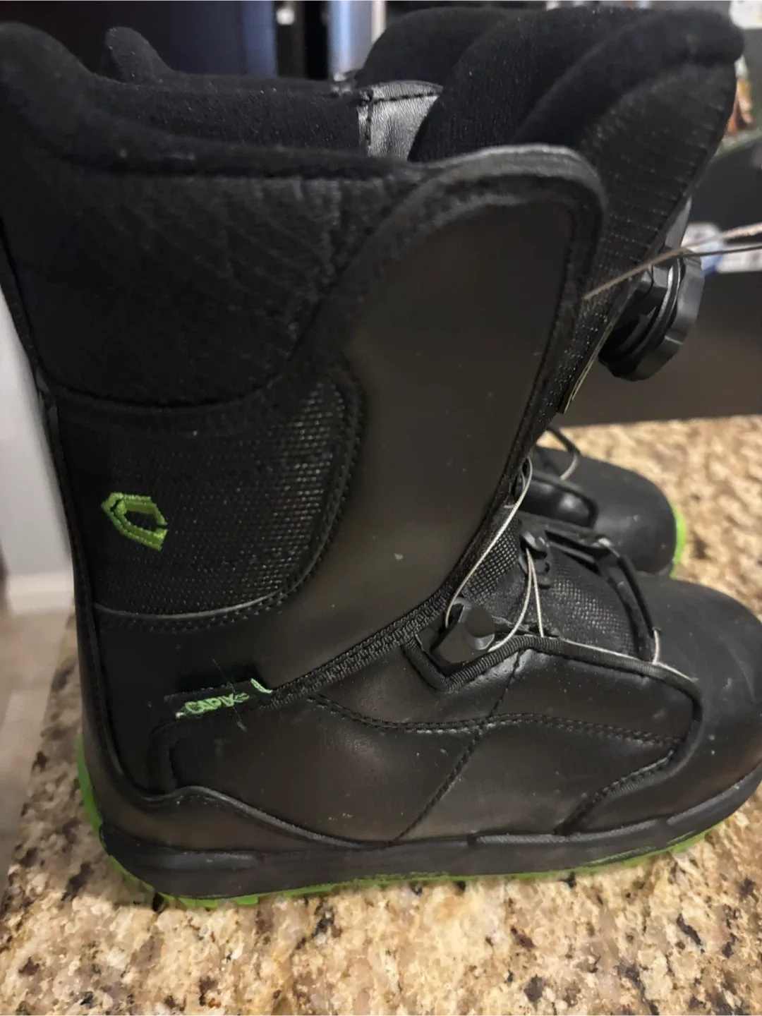Capix Snowboard Boots - US Size 4