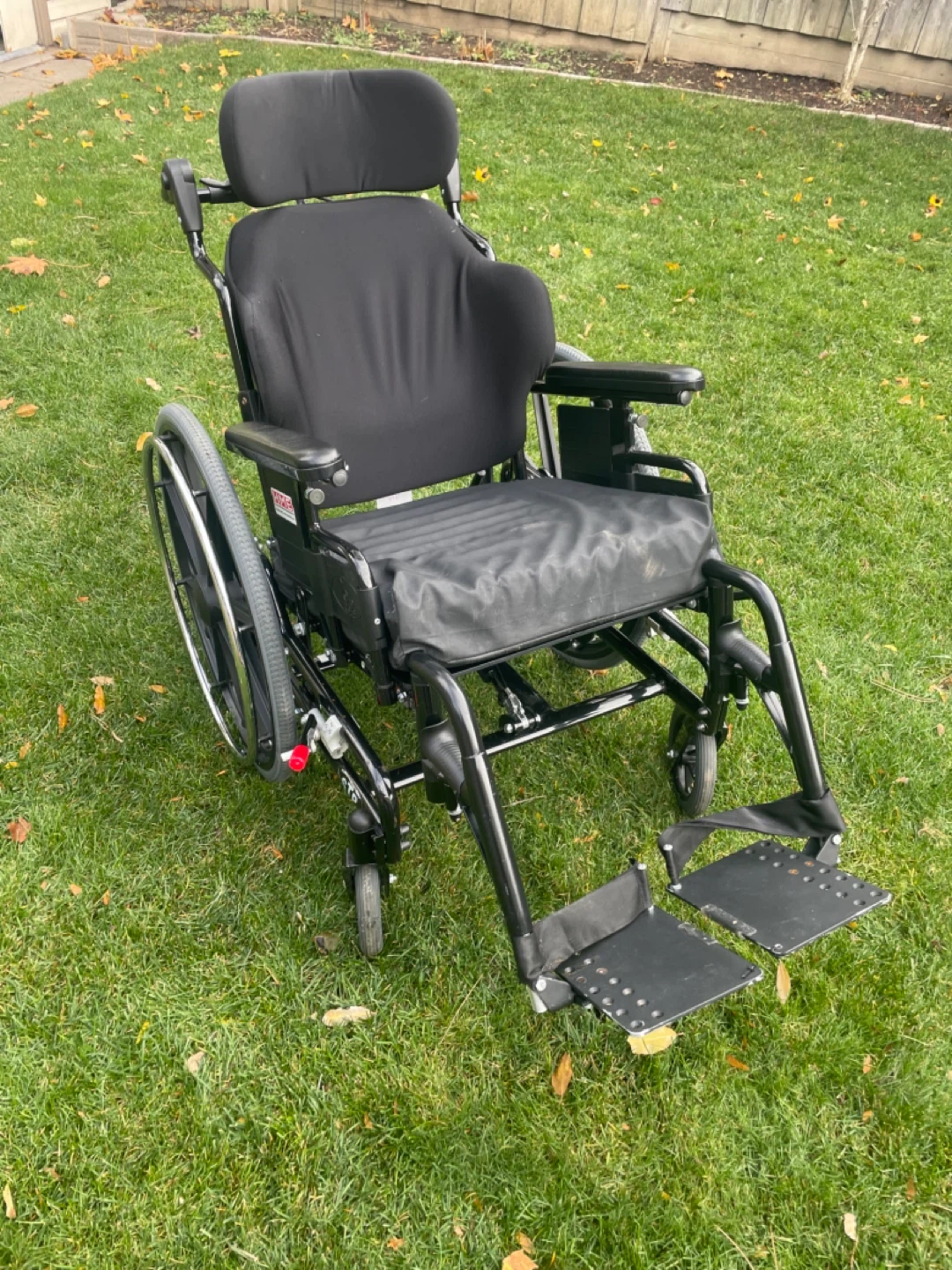 Tilting wheelchair