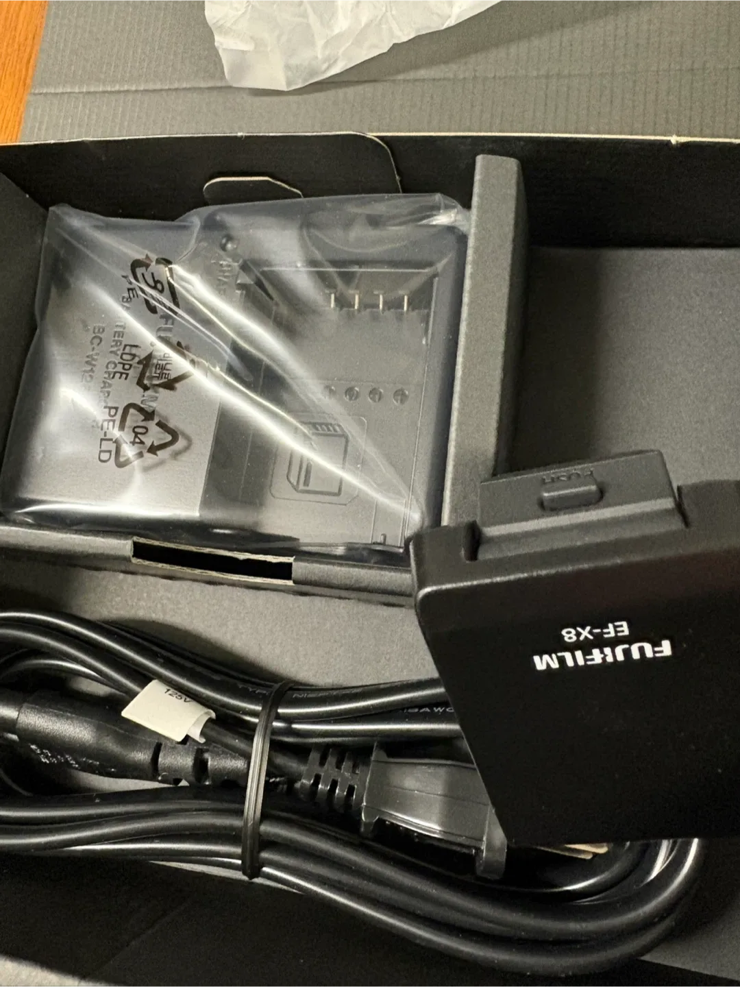 Fujifilm Battery Charger BC-W126S + EF-X8 Flash image indicator(2)