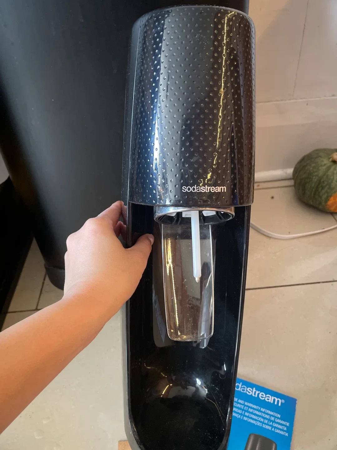 SodaStream Sparkling Water Maker image indicator(2)