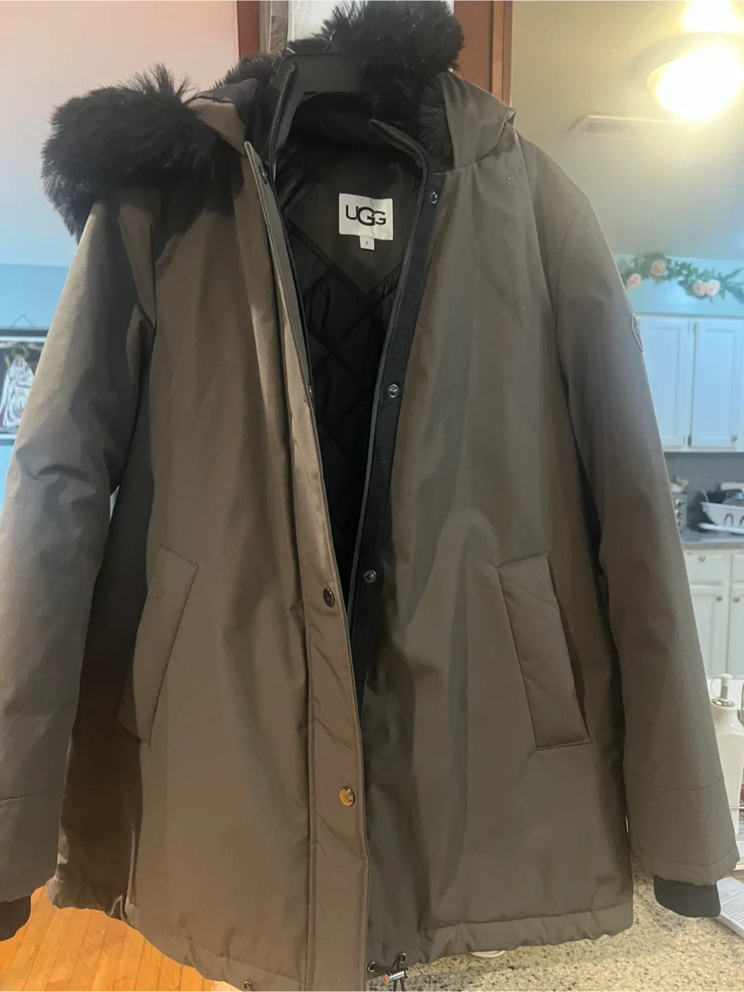 UGG Olive Green Puffer Jacket - Size S image indicator(3)