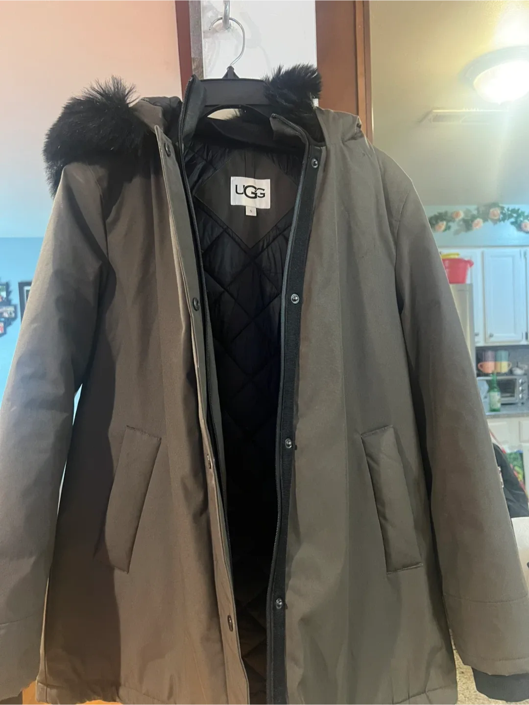 UGG Olive Green Puffer Jacket - Size S image indicator(4)