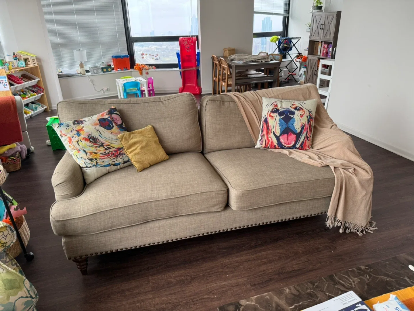 Comfortable Beige Sofa thumbnail