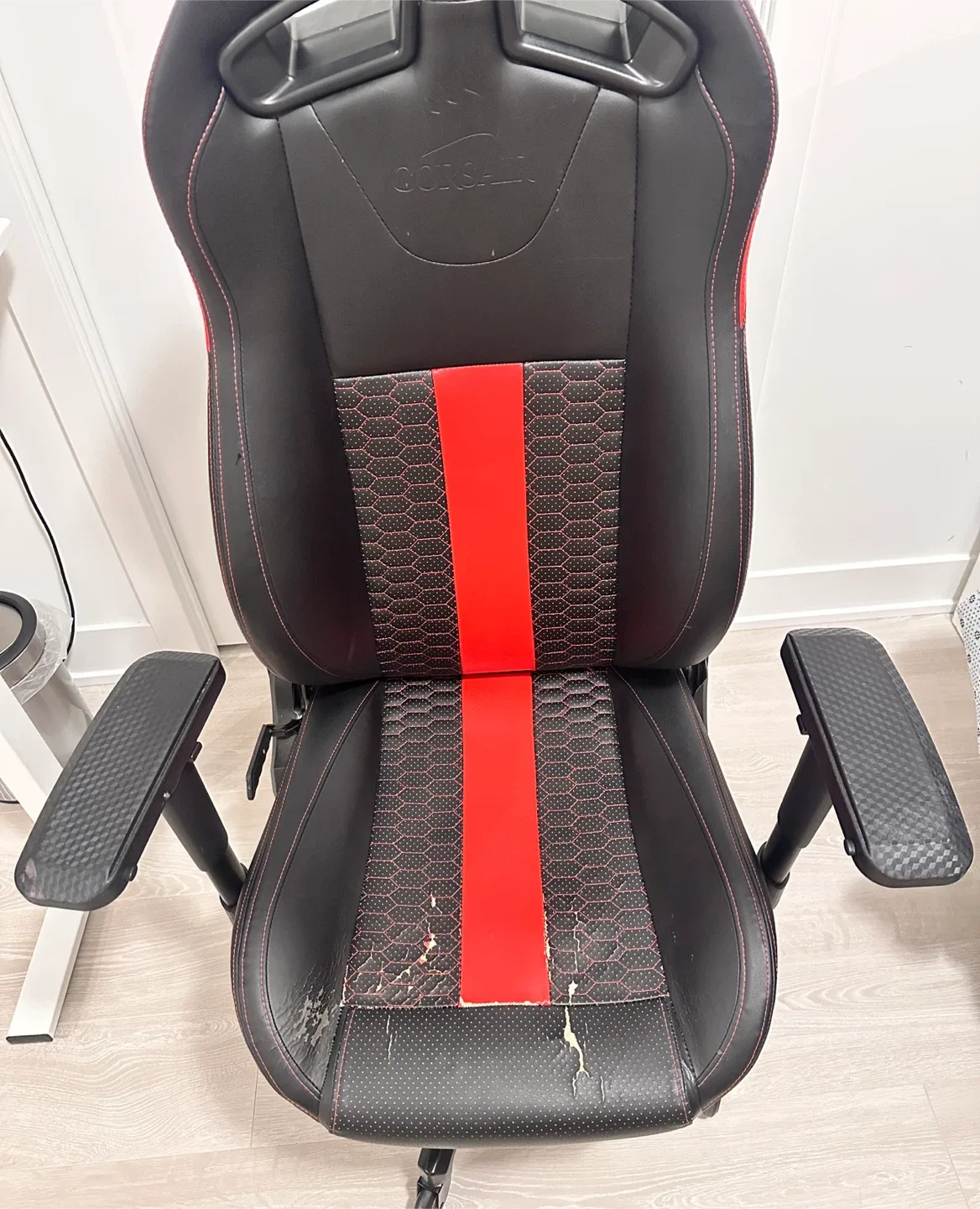 Corsair Gaming Chair - Black/Red image indicator(2)