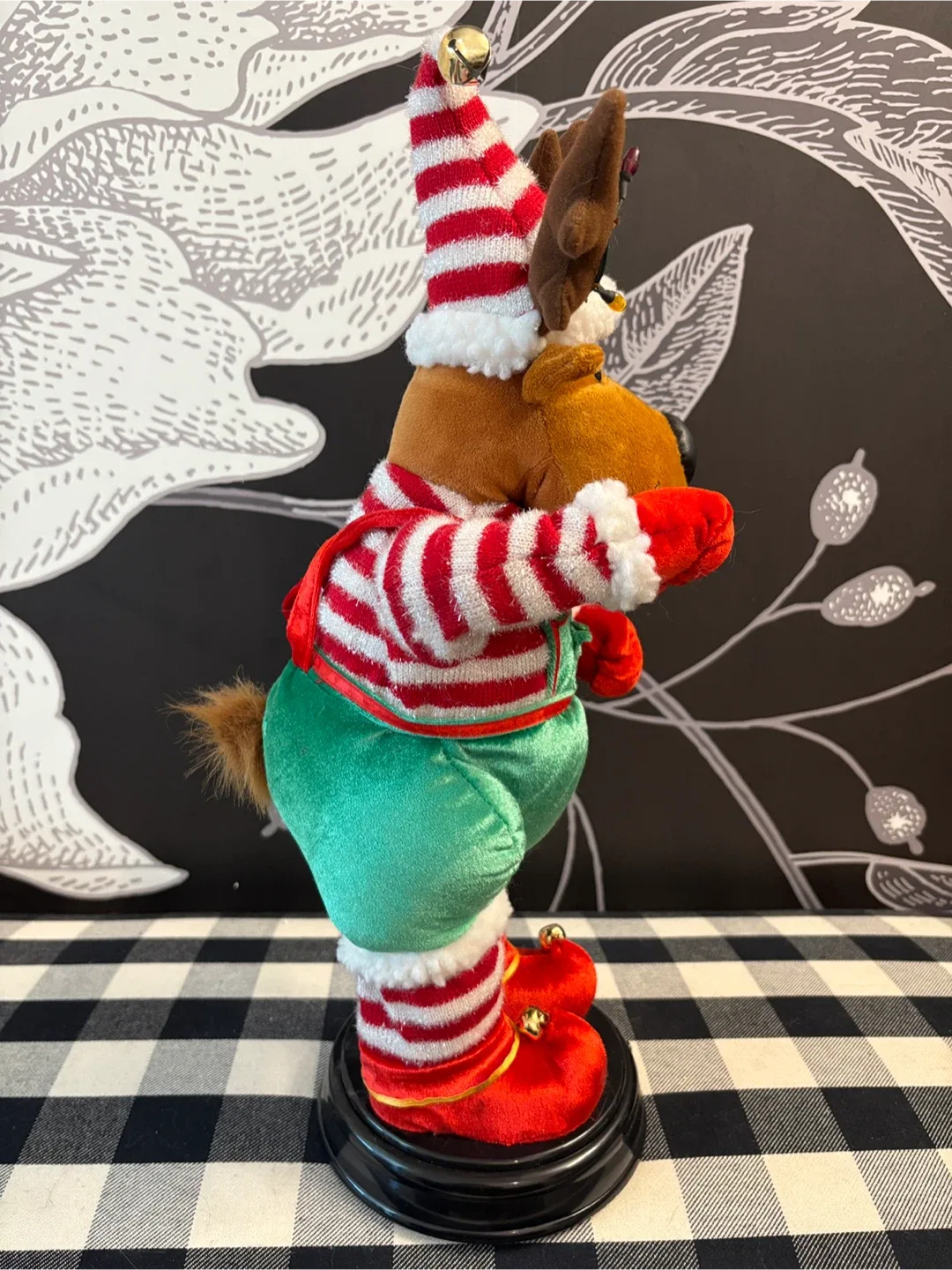 Animated Christmas Reindeer Decoration image indicator(4)