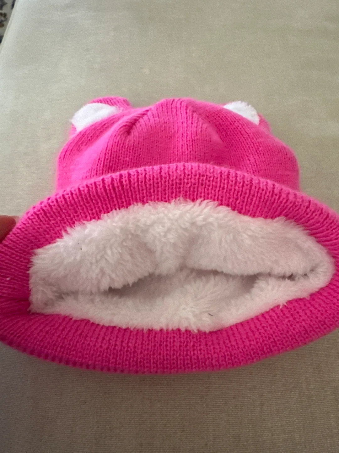 New Era Vancouver Canucks Toddler Pink Beanie image indicator(2)