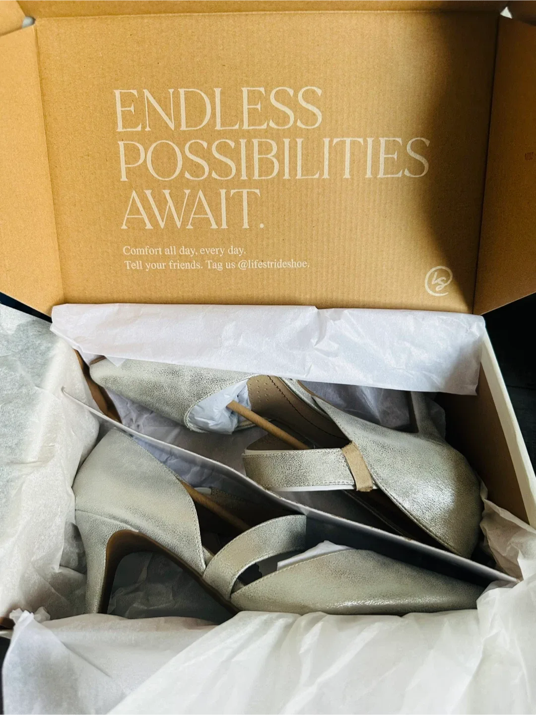 LifeStride Suki Silver Heels - Size 8.5M image indicator(4)