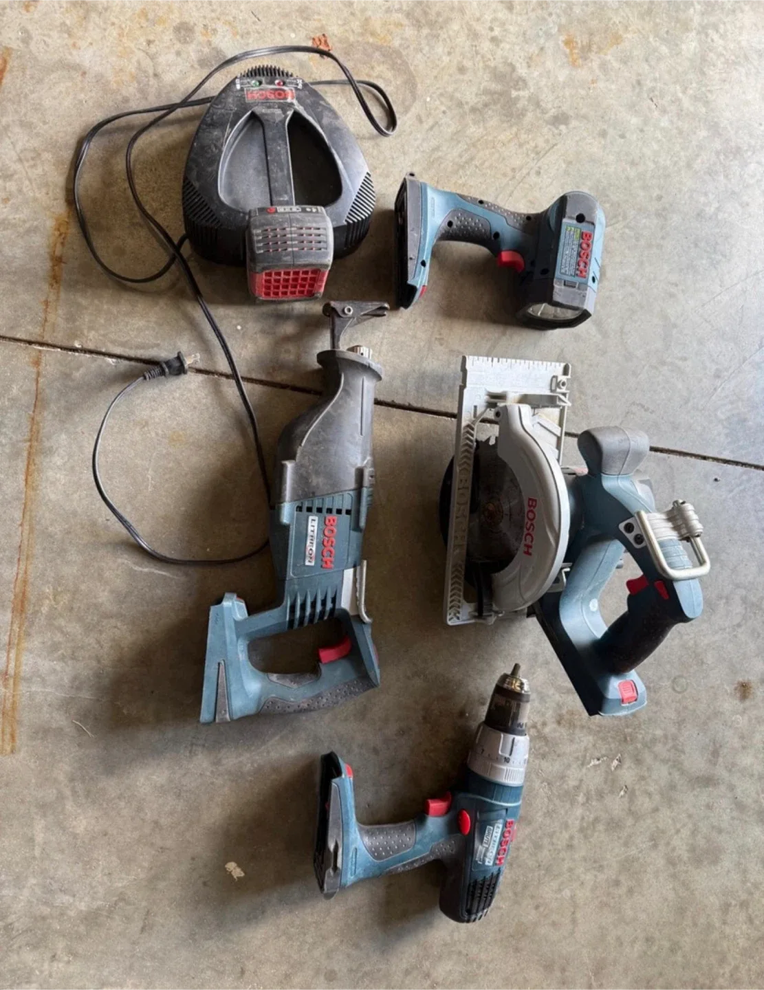 Bosch Cordless Tool Set with Bag image indicator(2)