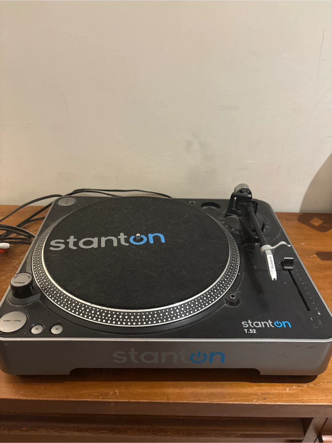 Stanton T.52 Turntable with Slipmat