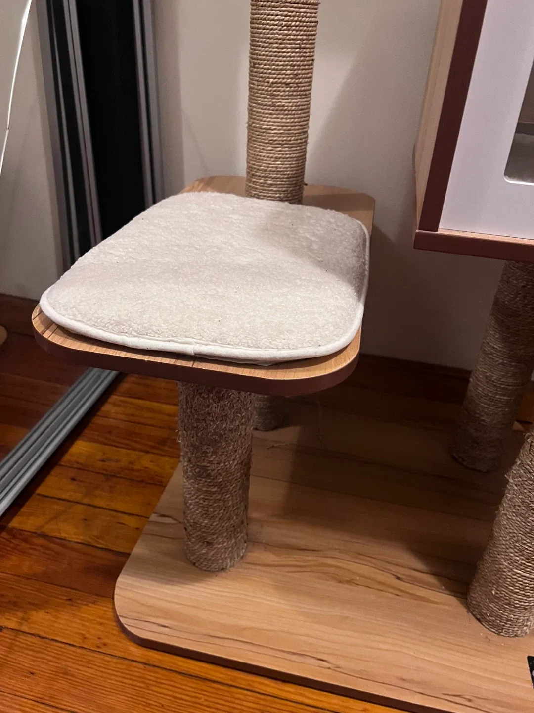 Large White / Oak Wooden Cat Tree image indicator(4)
