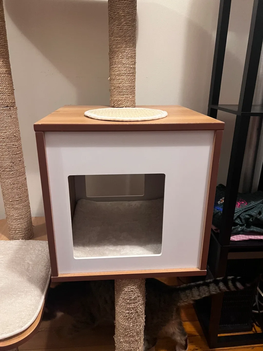 Large White / Oak Wooden Cat Tree image indicator(5)