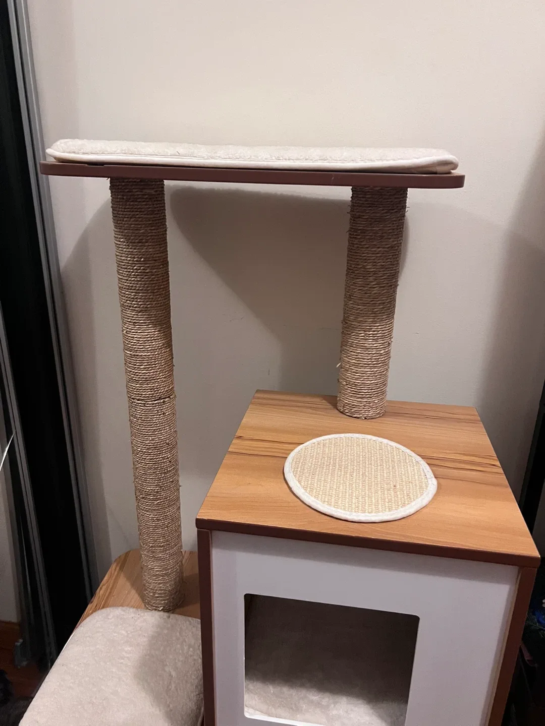 Large White / Oak Wooden Cat Tree image indicator(3)