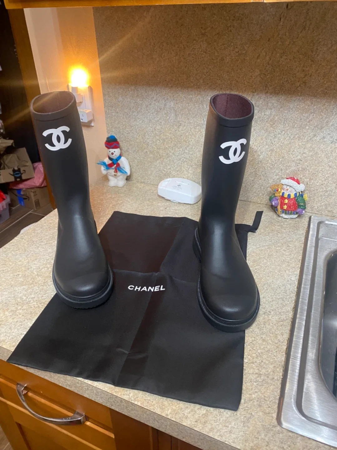 Chanel rain boots size size 41 image indicator(4)