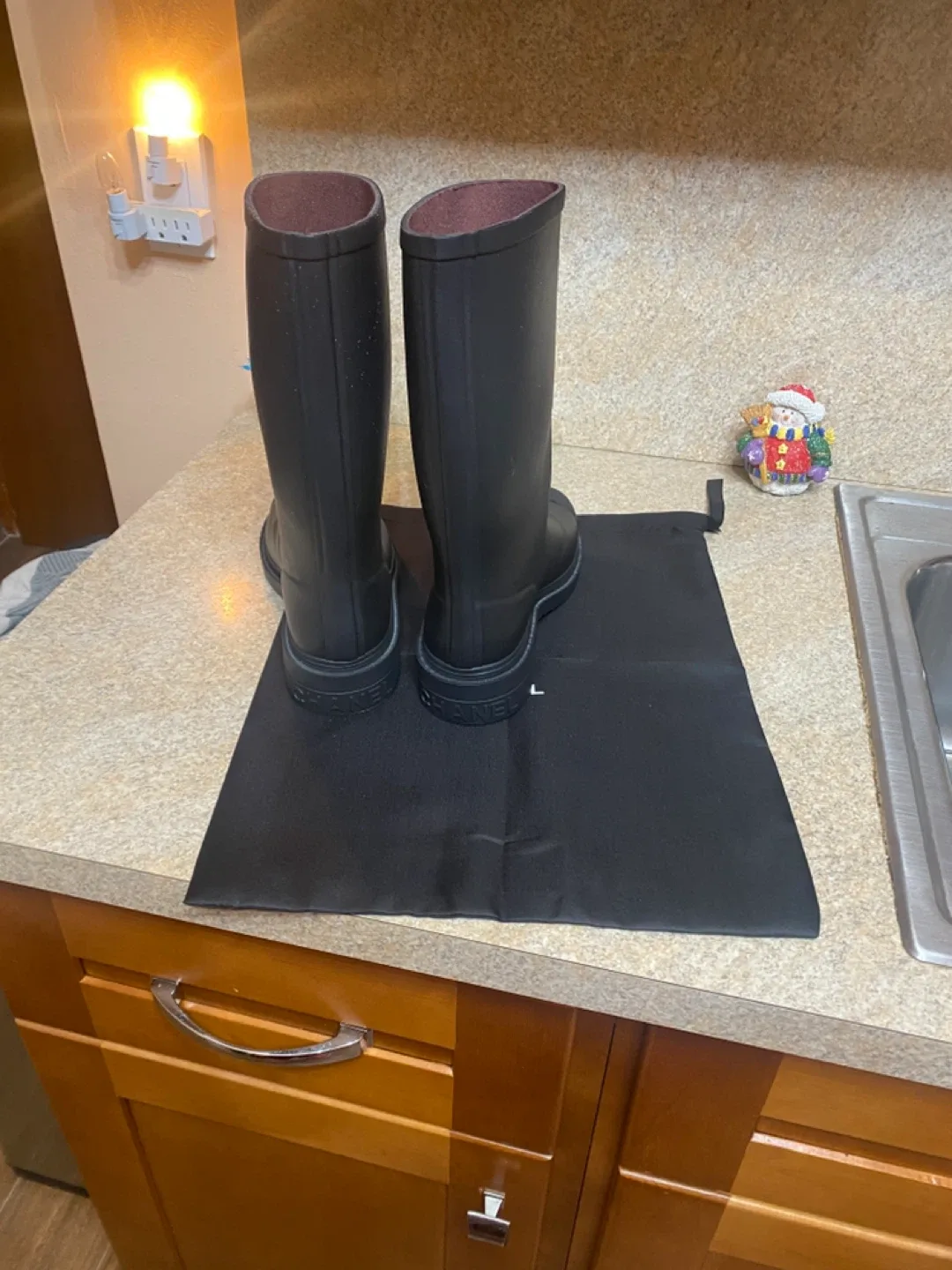 Chanel rain boots size size 41 image indicator(2)