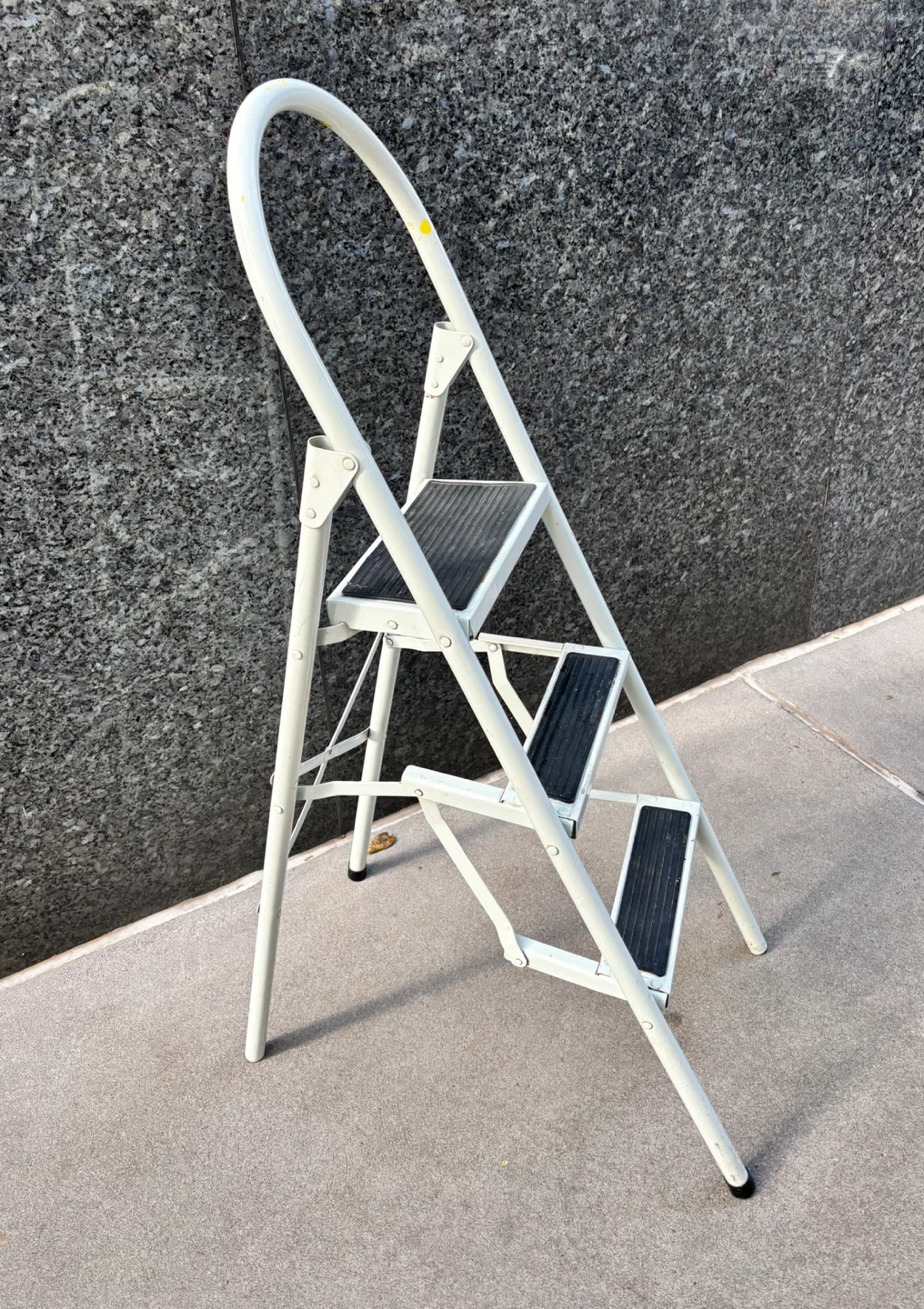 White 3-Step Ladder - photo 2