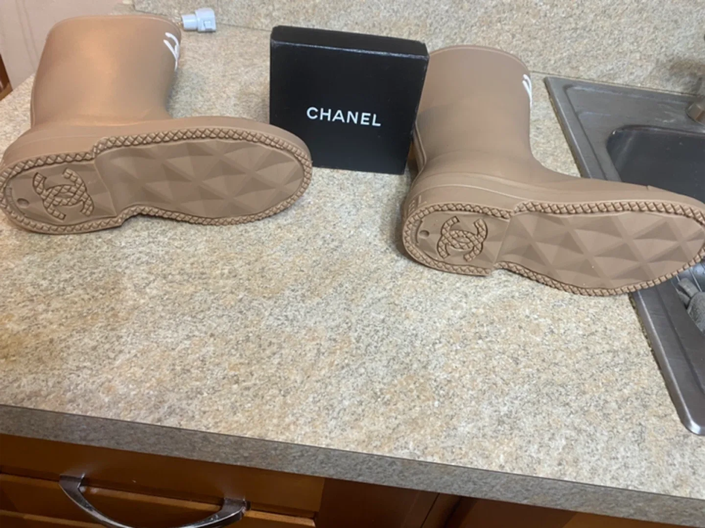 Chanel Rainboots size 39 image indicator(6)