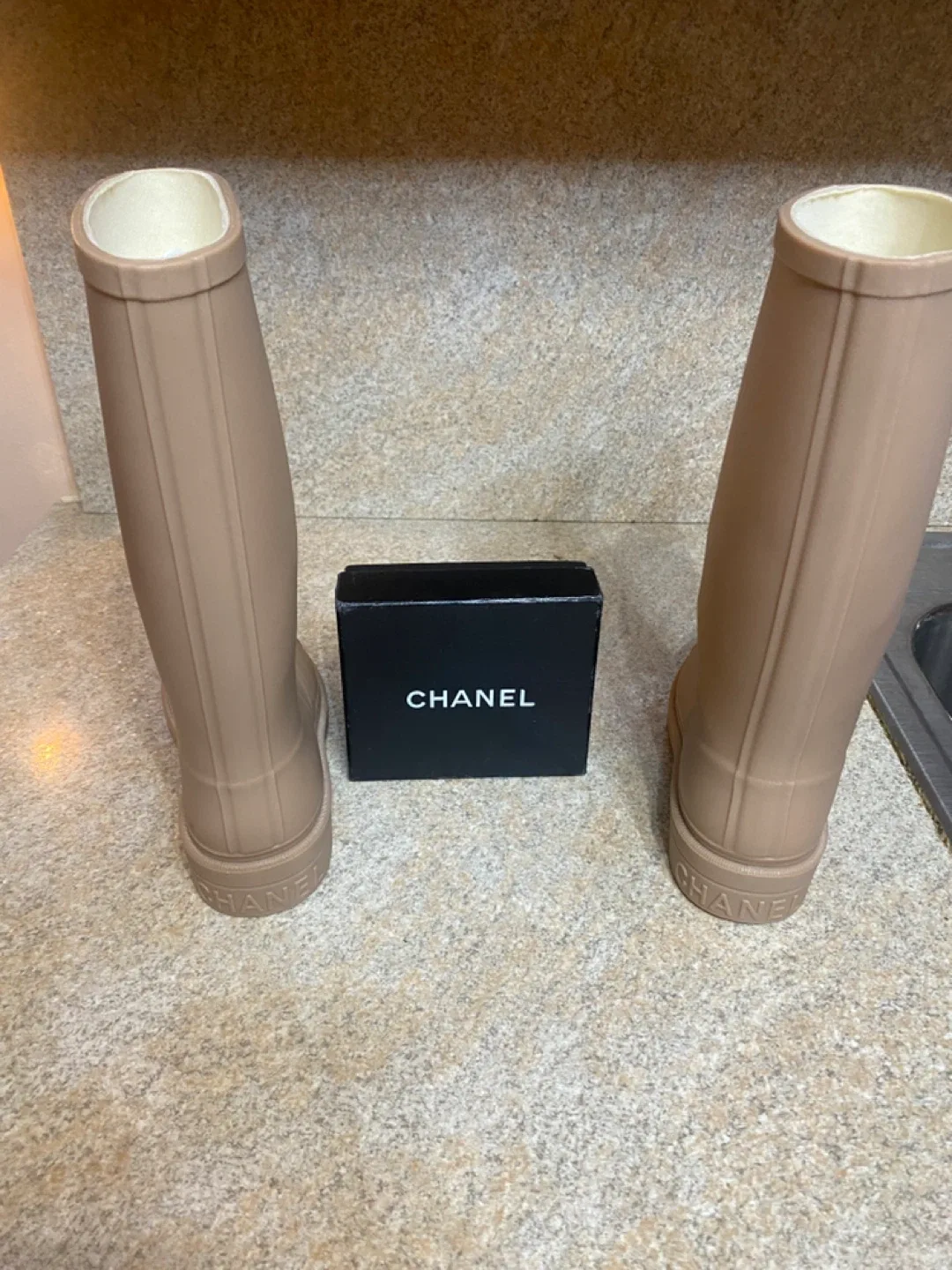 Chanel Rainboots size 39 image indicator(8)