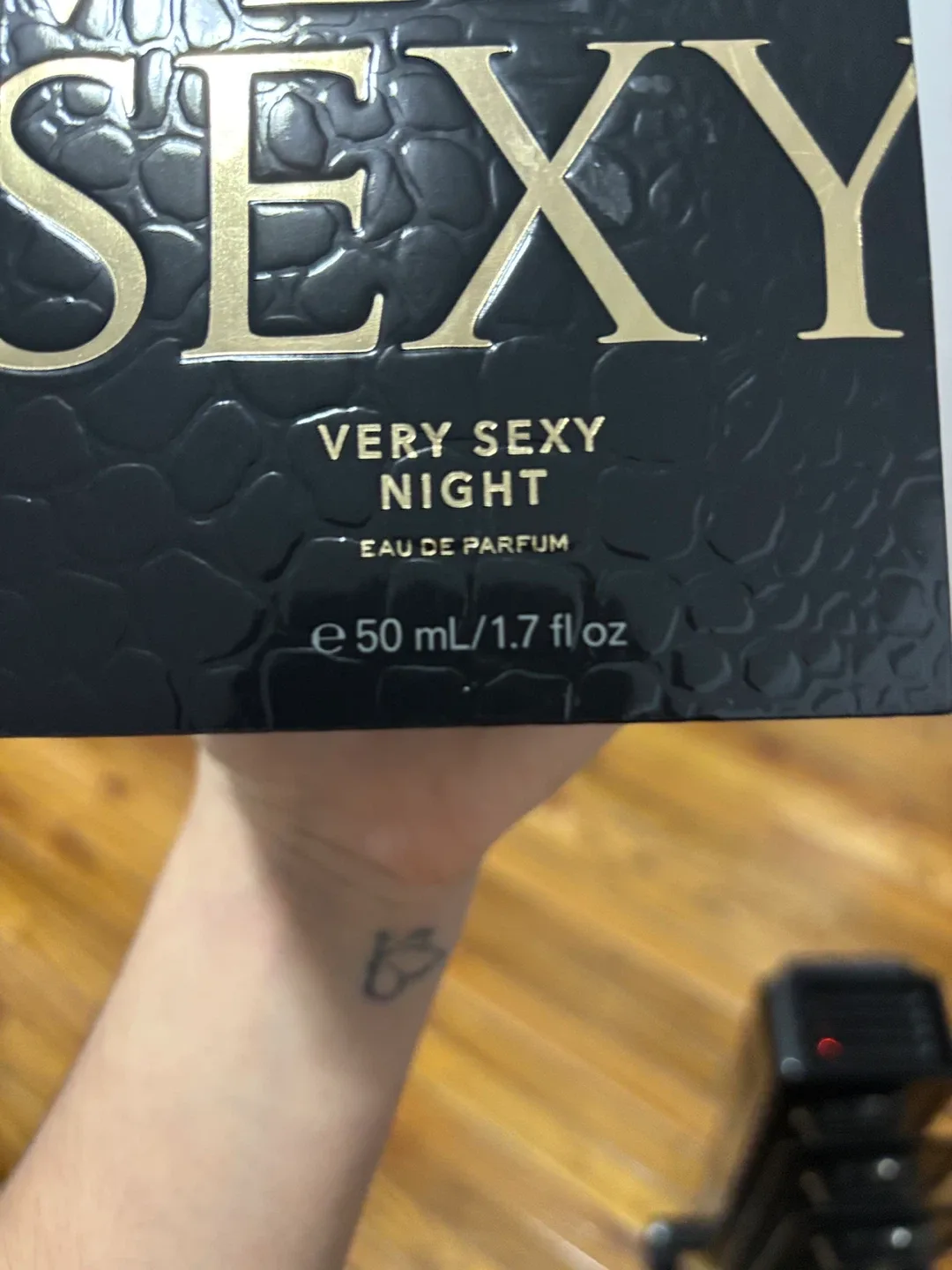 Victoria's Secret Very Sexy Night Eau de Parfum 50ml image indicator(4)