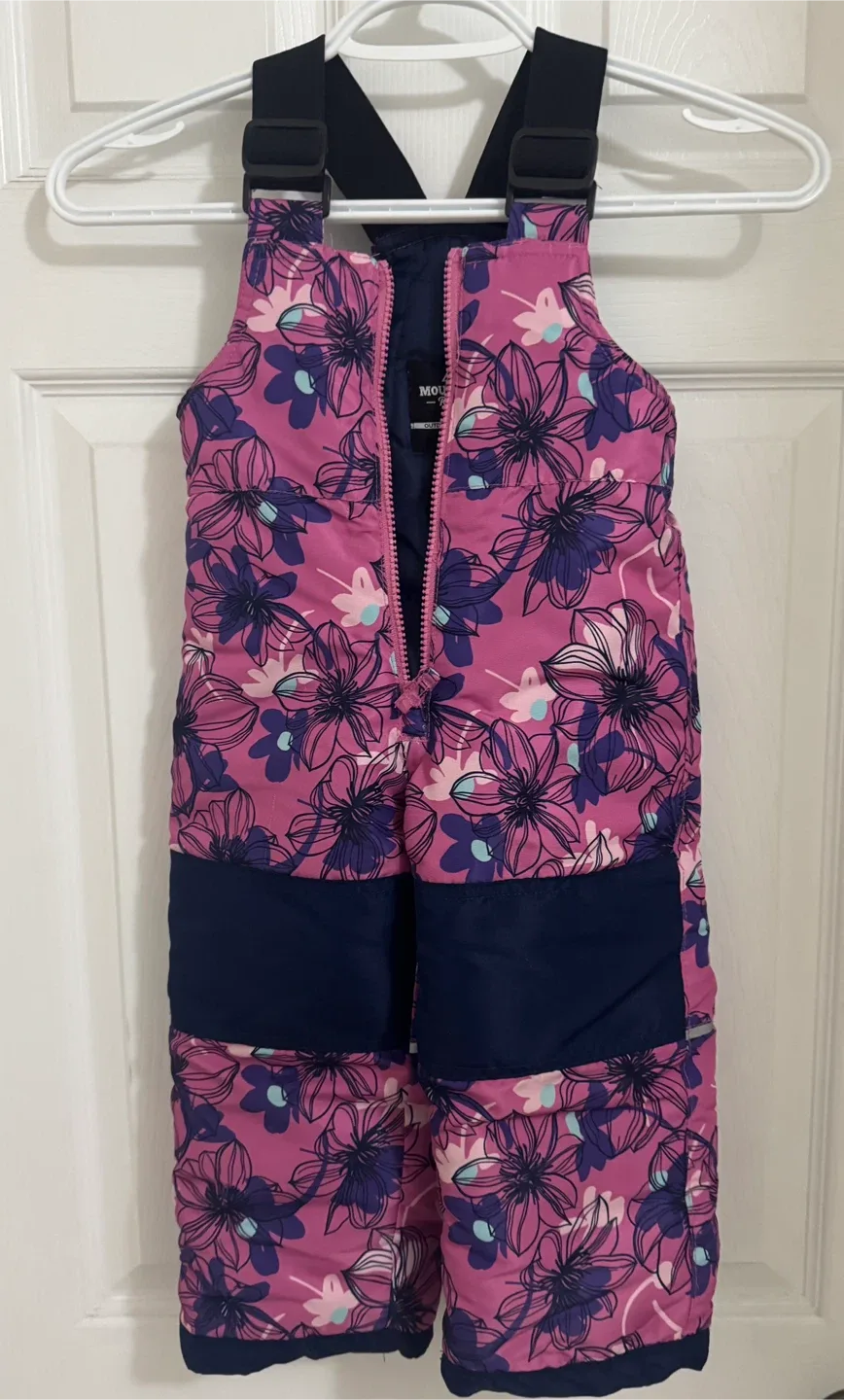 Kids Snowsuit and mittens size 2T