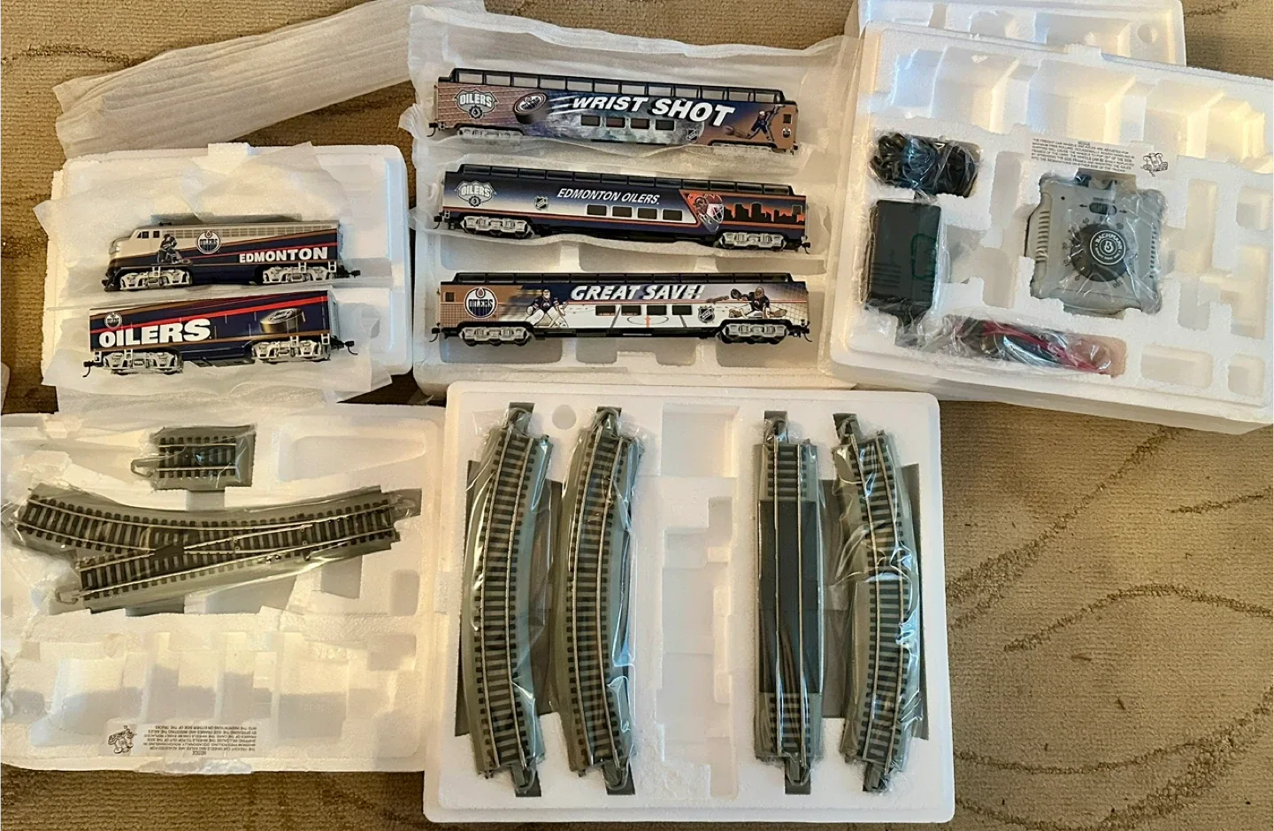 NEVER USED - Hawthorne Village Edmonton Oilers Express Train Set