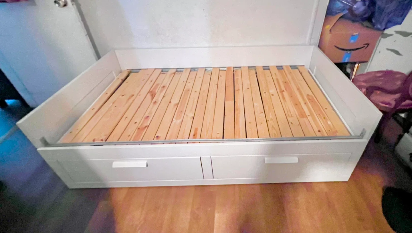 Daybed/ twin bed Frame w 2 drawers. Cama con 2 cajones image indicator(6)