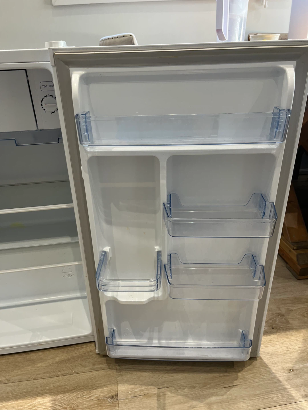 Fridgemaster Refrigerator - photo 3