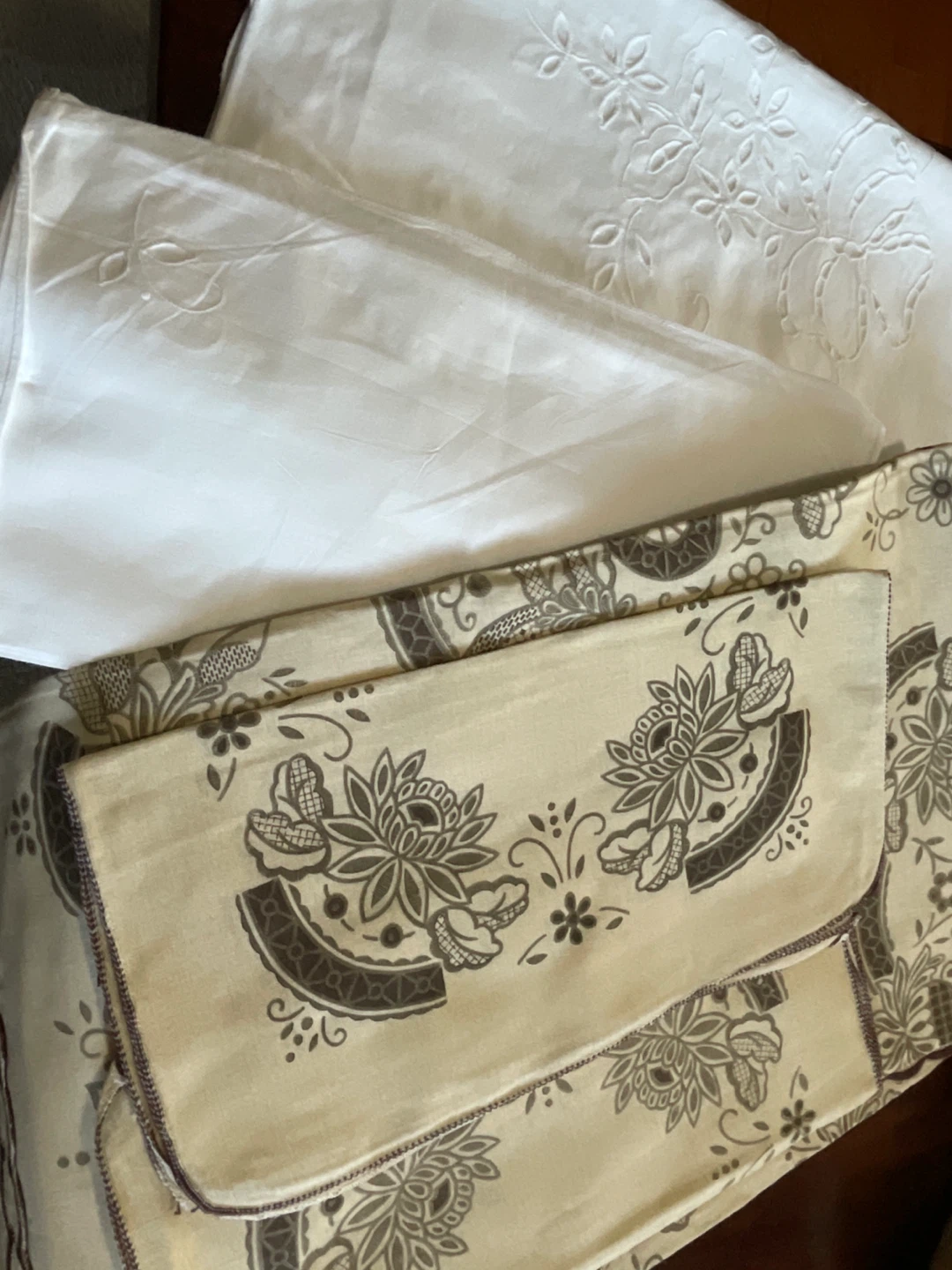 Vintage Floral Pattern Tablecloth Set
