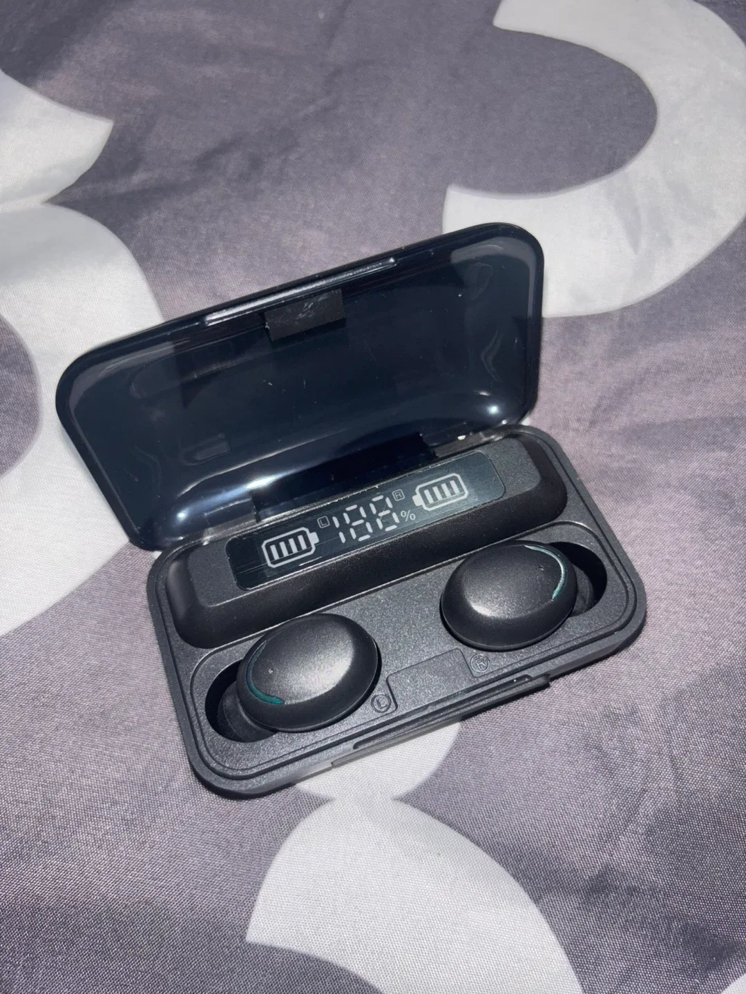 Black Wireless Earbuds