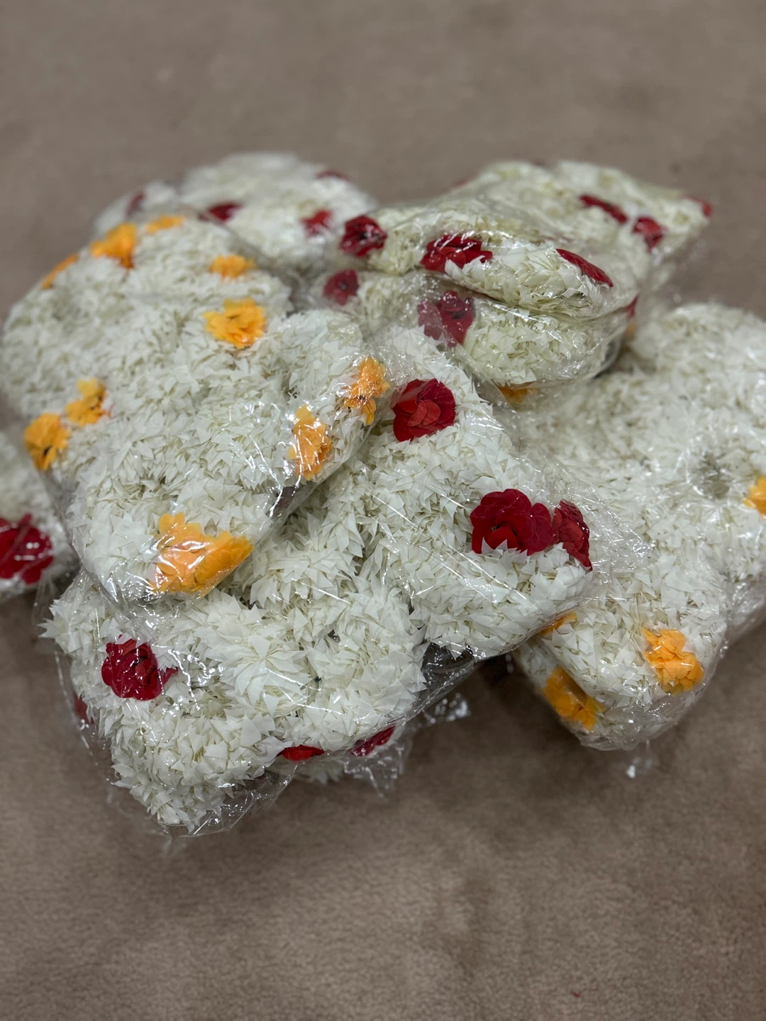 Artificial flower Gajra (flower bracelet) - photo 4