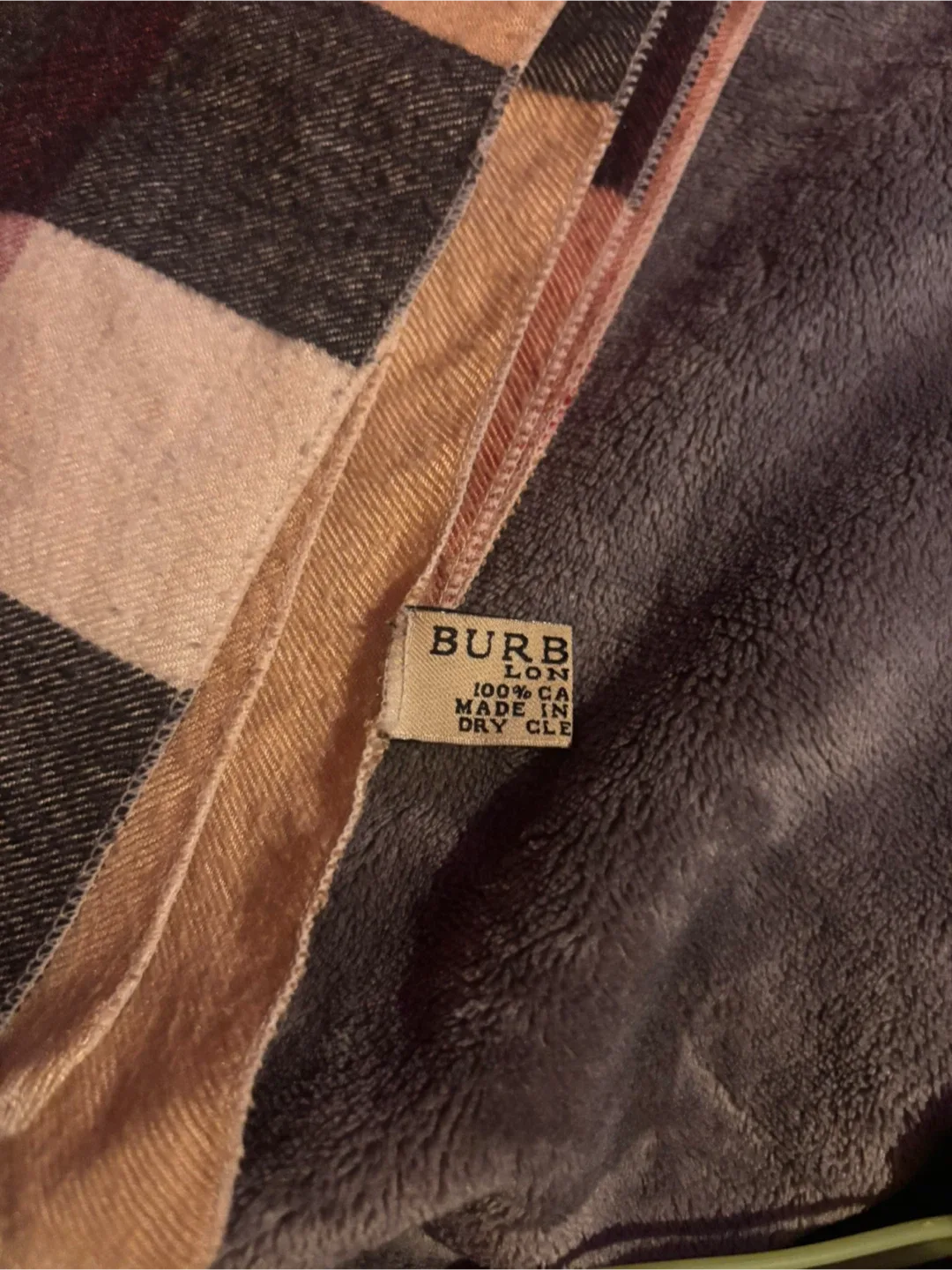 Burberry Scarf image indicator(2)