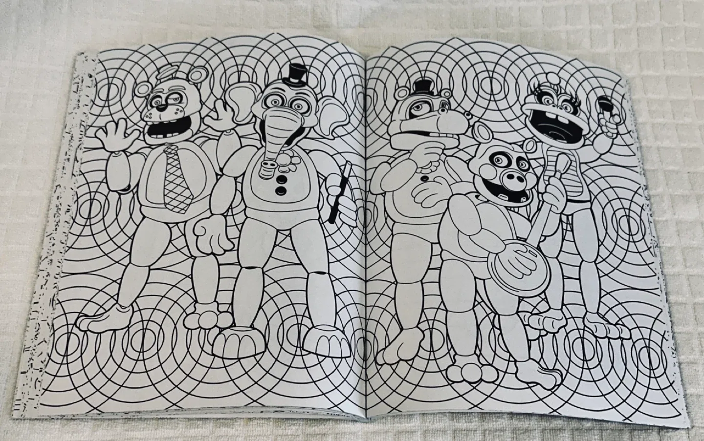 Five Nights at Freddy’s Glow-in-the-Dark Colouring Book… image indicator(3)