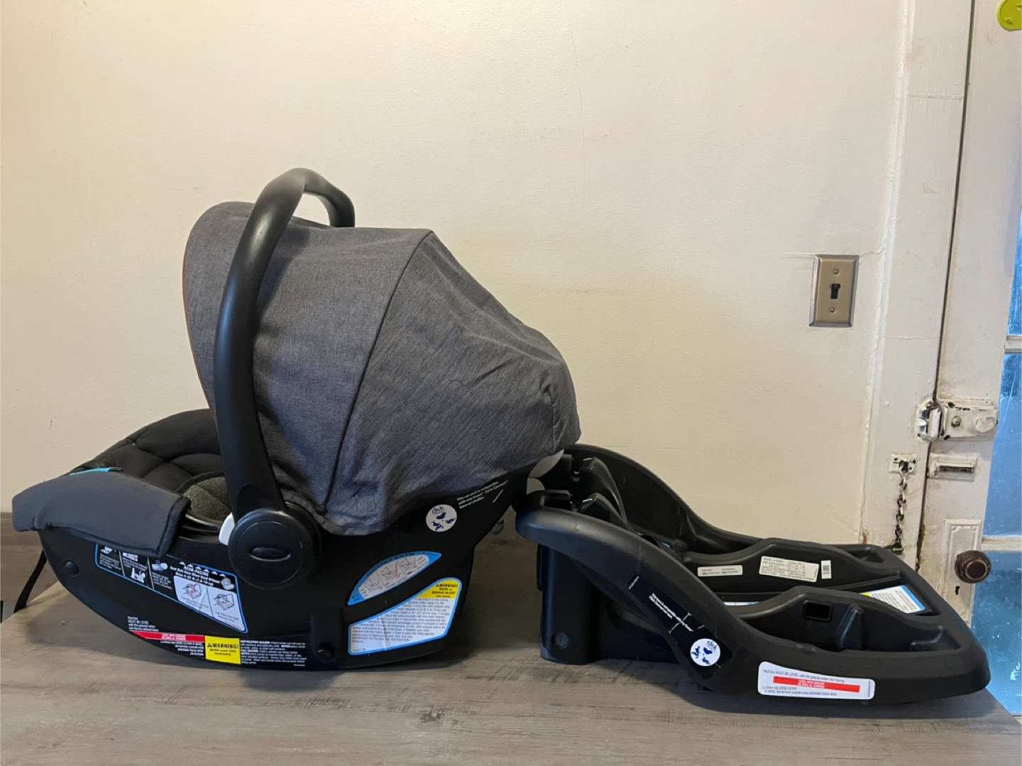 Graco Infant Car Seat with Base - photo 4