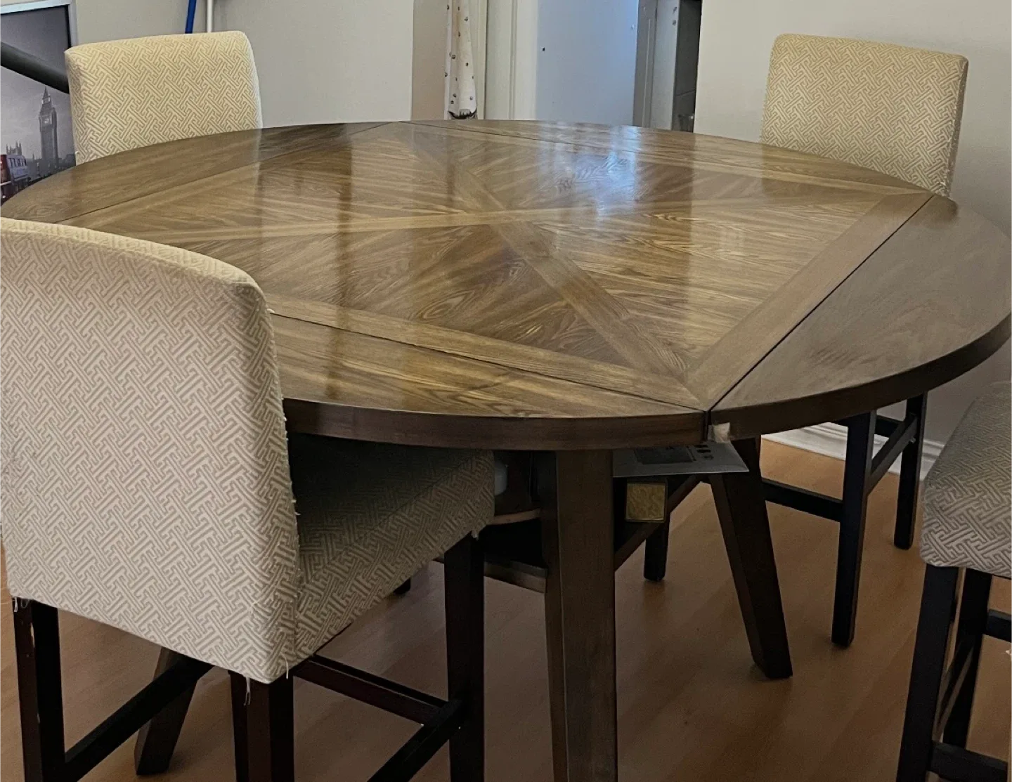 Dining Table with 4 Chairs - Wood image indicator(2)