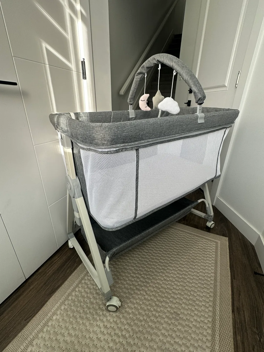Brand New 3-in-1 Baby Bassinet – Adjustable & Portable (Grey) image indicator(5)