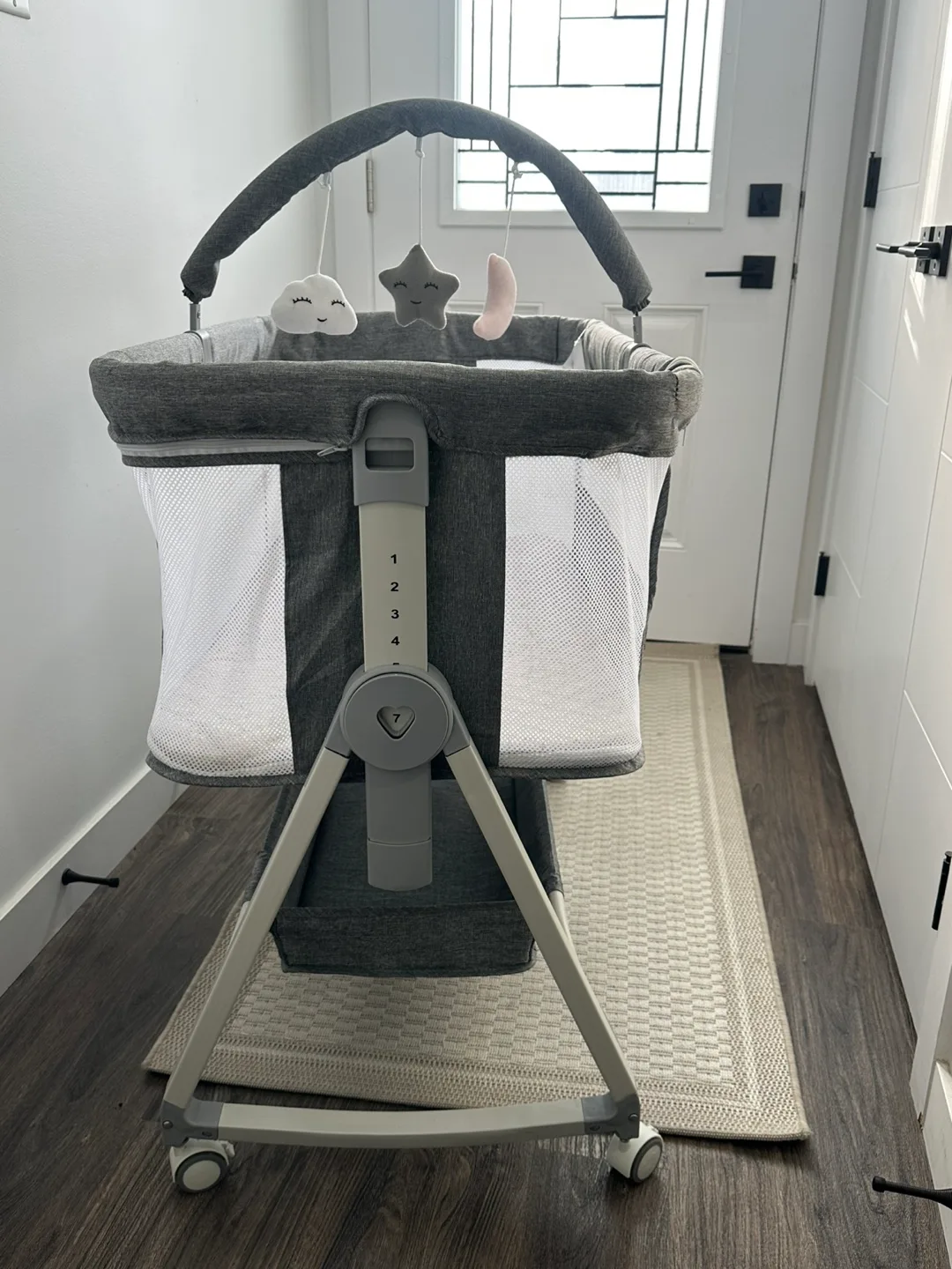 Brand New 3-in-1 Baby Bassinet – Adjustable & Portable (Grey) image indicator(7)