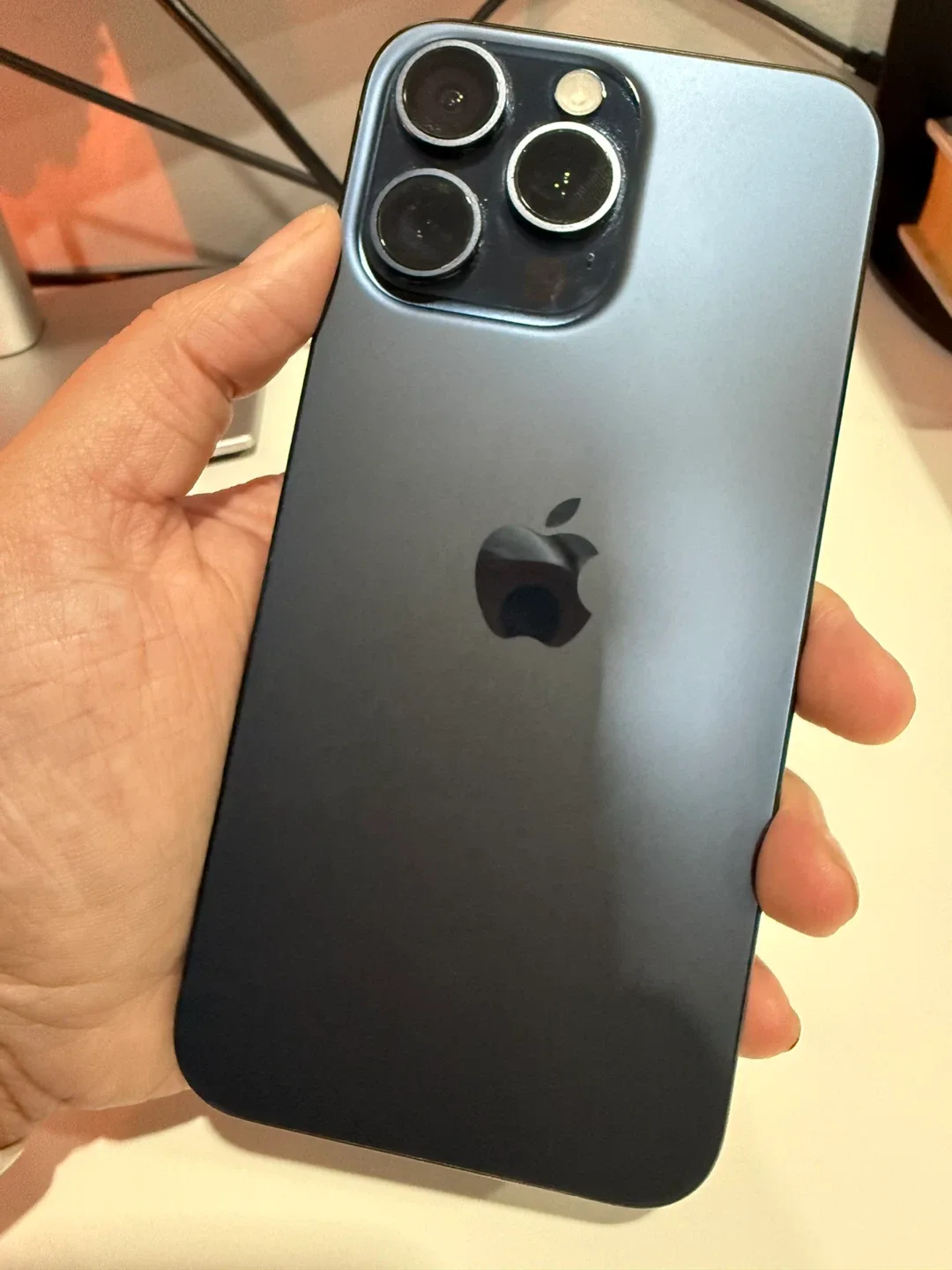 iPhone 13 Pro 128 GB/15 Pro Max 256GB- Excellent Condition image indicator(2)