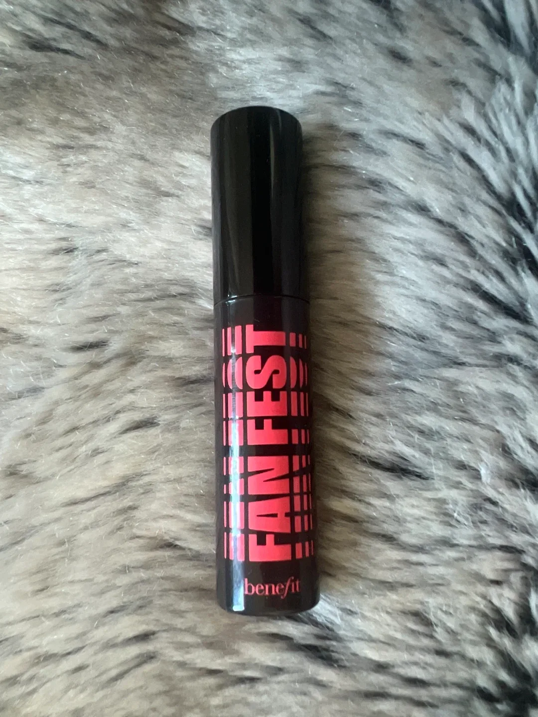 Benefit Fan Fest Mascara & a makeup Brush Set bundle image indicator(3)